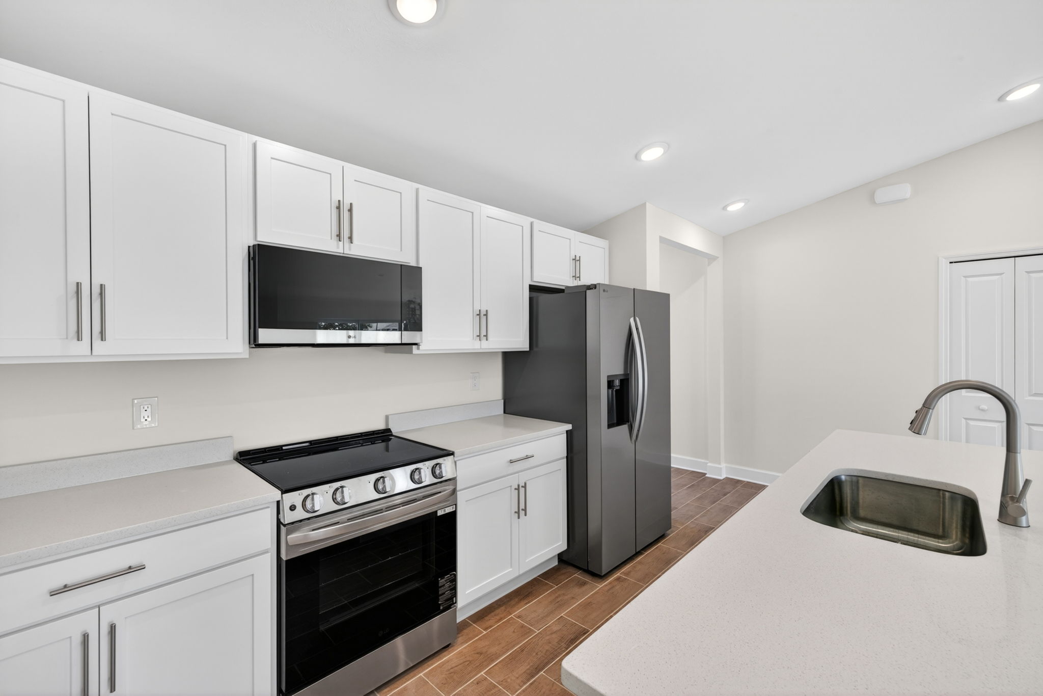 Kitchen 2 of 4