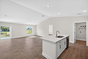 Kitchen 3 of 4