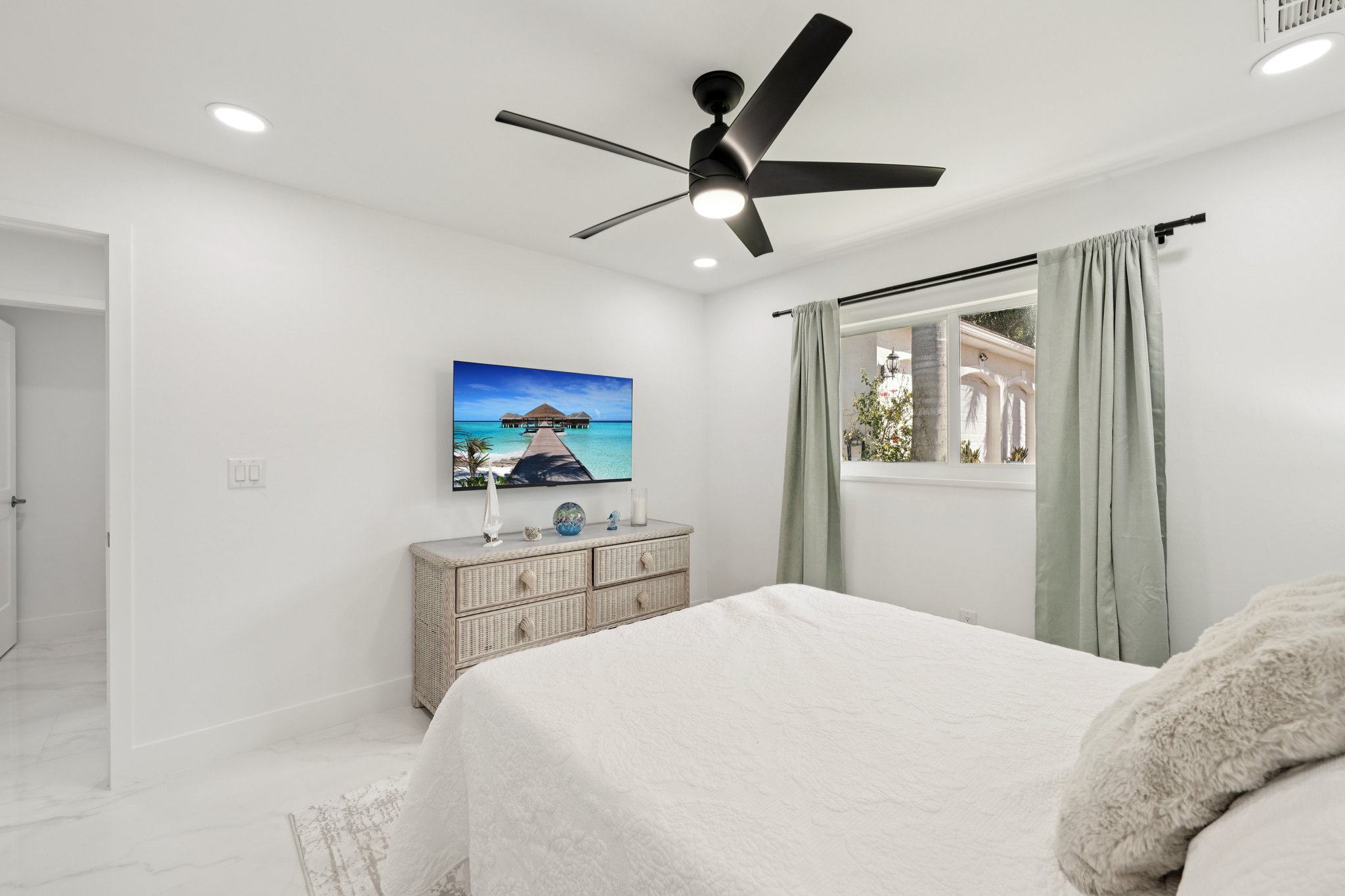 SE 43rd St-S1101-020.jpg