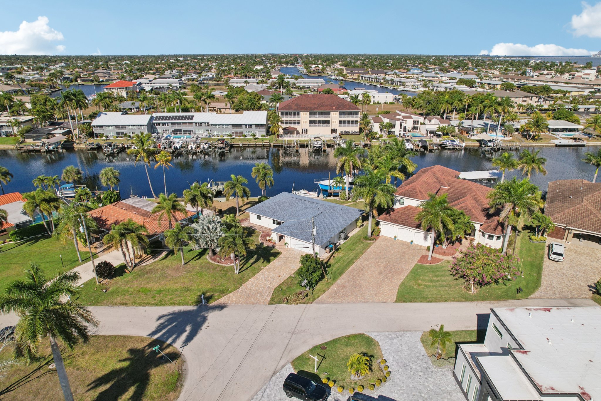 SE 43rd St-S1101-040.jpg