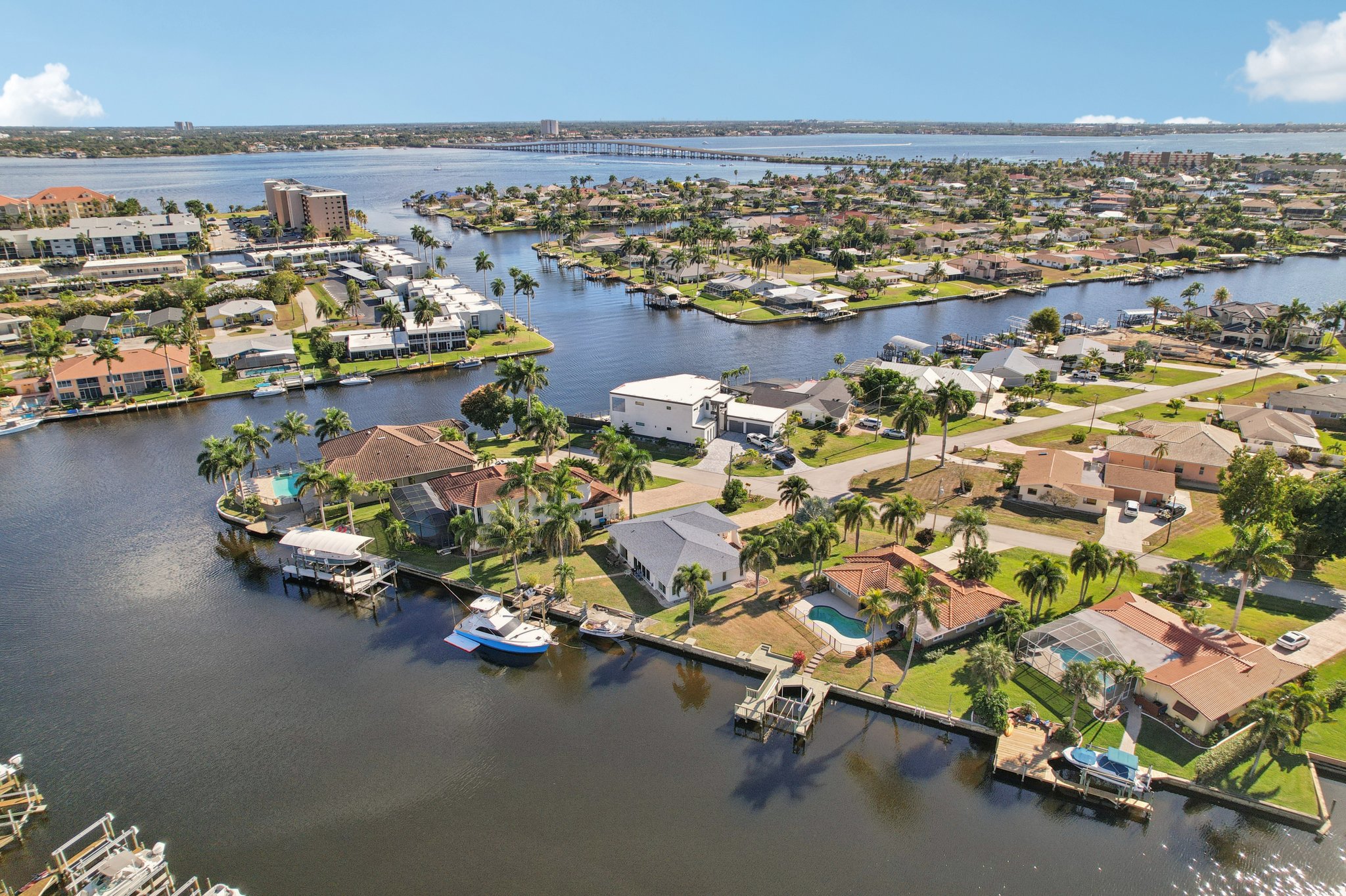 SE 43rd St-S1101-050.jpg