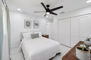 SE 43rd St-S1101-025.jpg