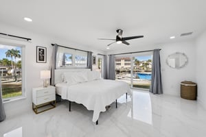 SE 43rd St-S1101-030.jpg