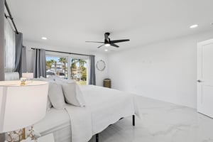 SE 43rd St-S1101-031.jpg