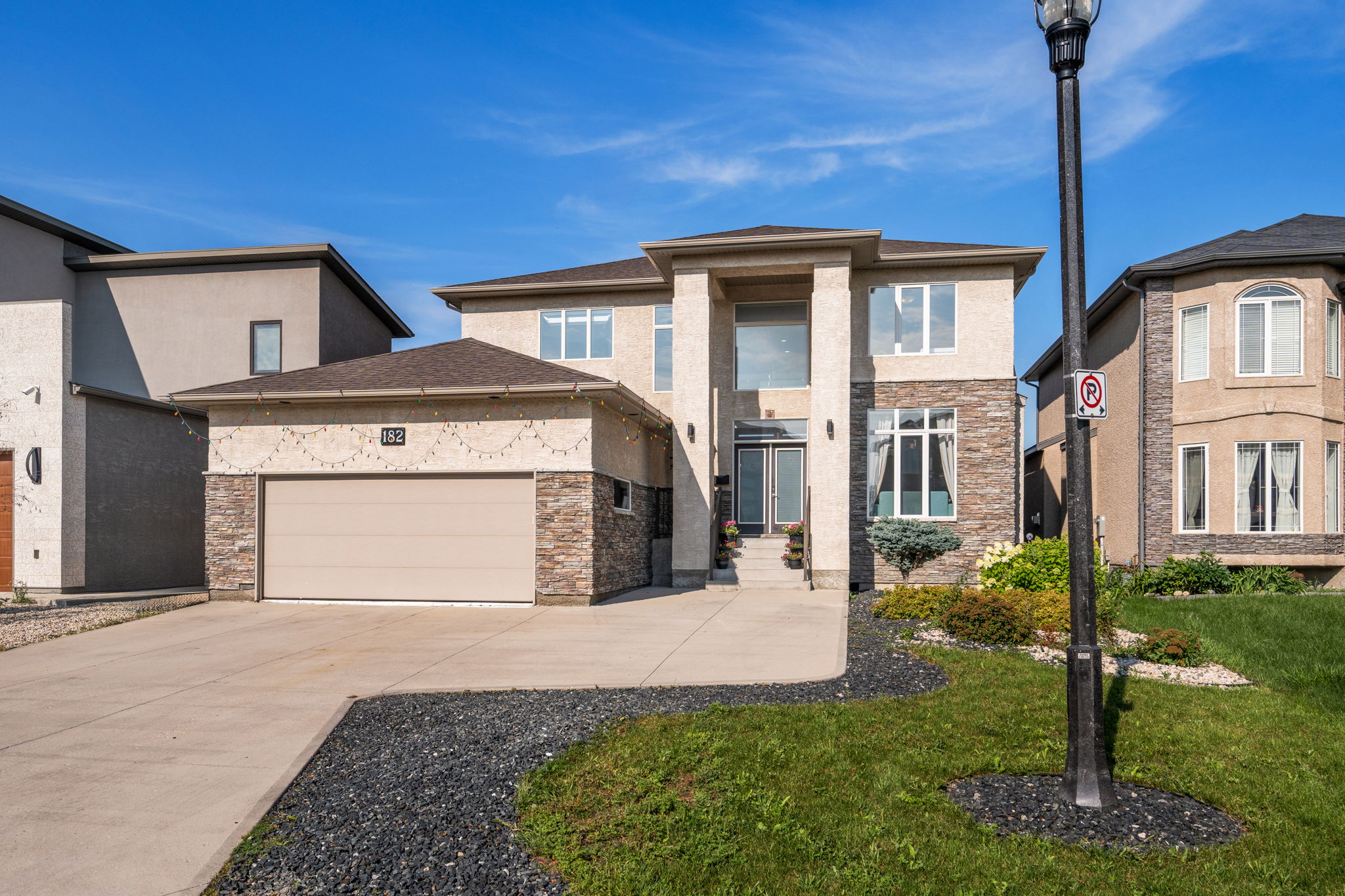 182 Autumnview Dr - Exterior-2