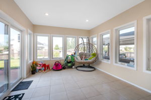 182 Autumnview Dr - Interior-14
