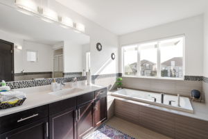 182 Autumnview Dr - Interior-24