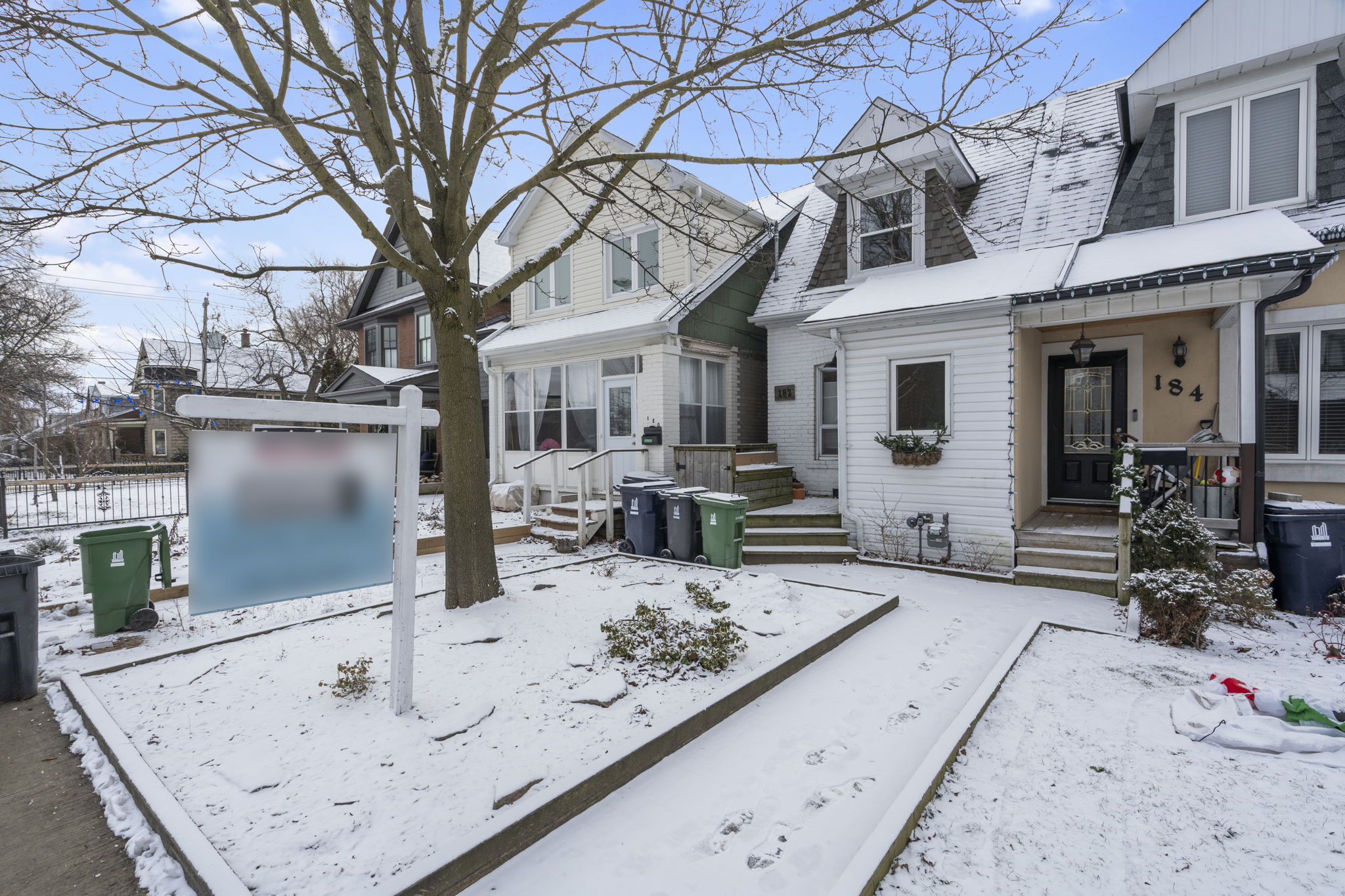 182 Pickering St Toronto, ON M4E 3J8