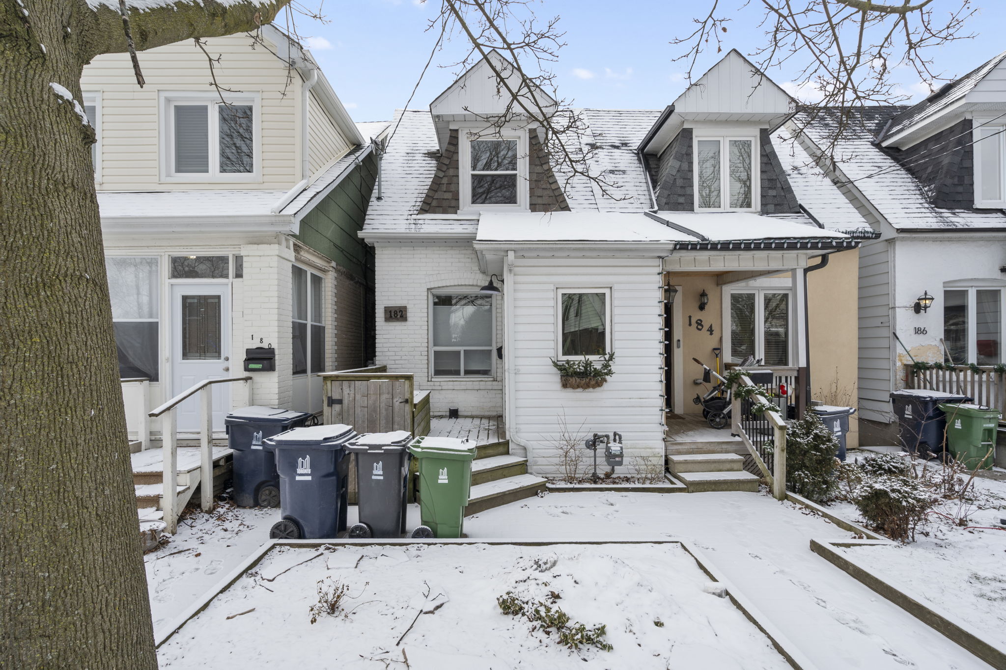 182 Pickering St Toronto, ON M4E 3J8