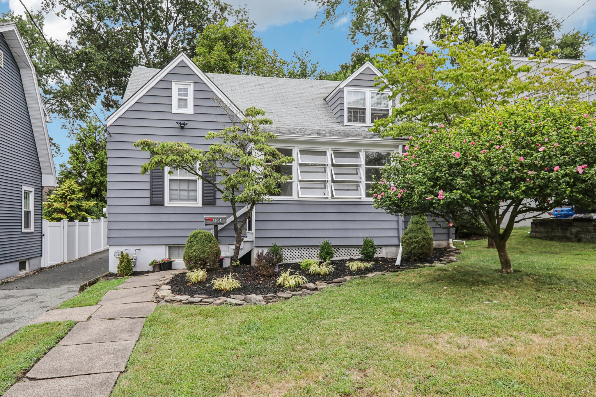 Woodland Ave-S2208-003.jpg
