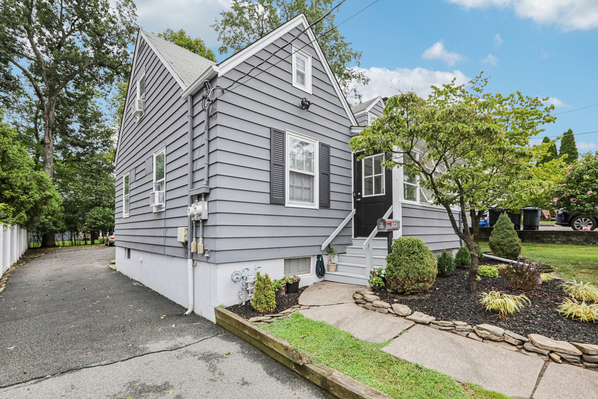 Woodland Ave-S2208-004.jpg
