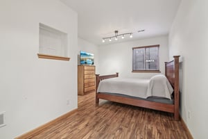 Pyramid Peak Pl-S2510-021.jpg