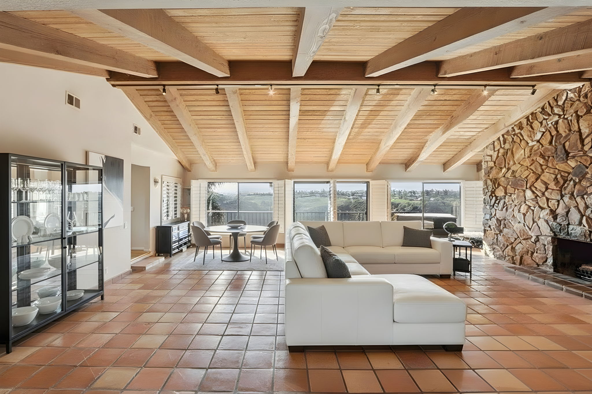 VS- Main Living room w/Veiw