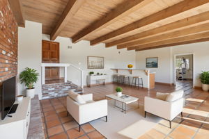 VS Dowstairs living room