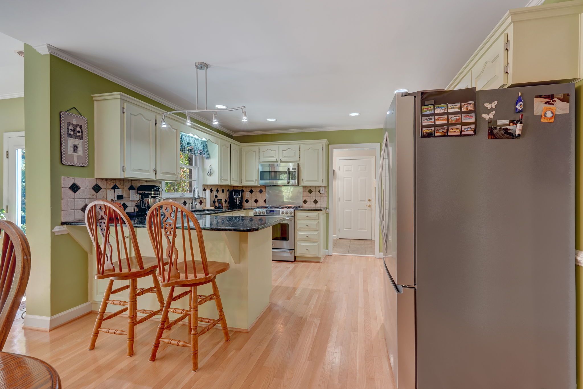 Kitchen/Breakfast Bar
