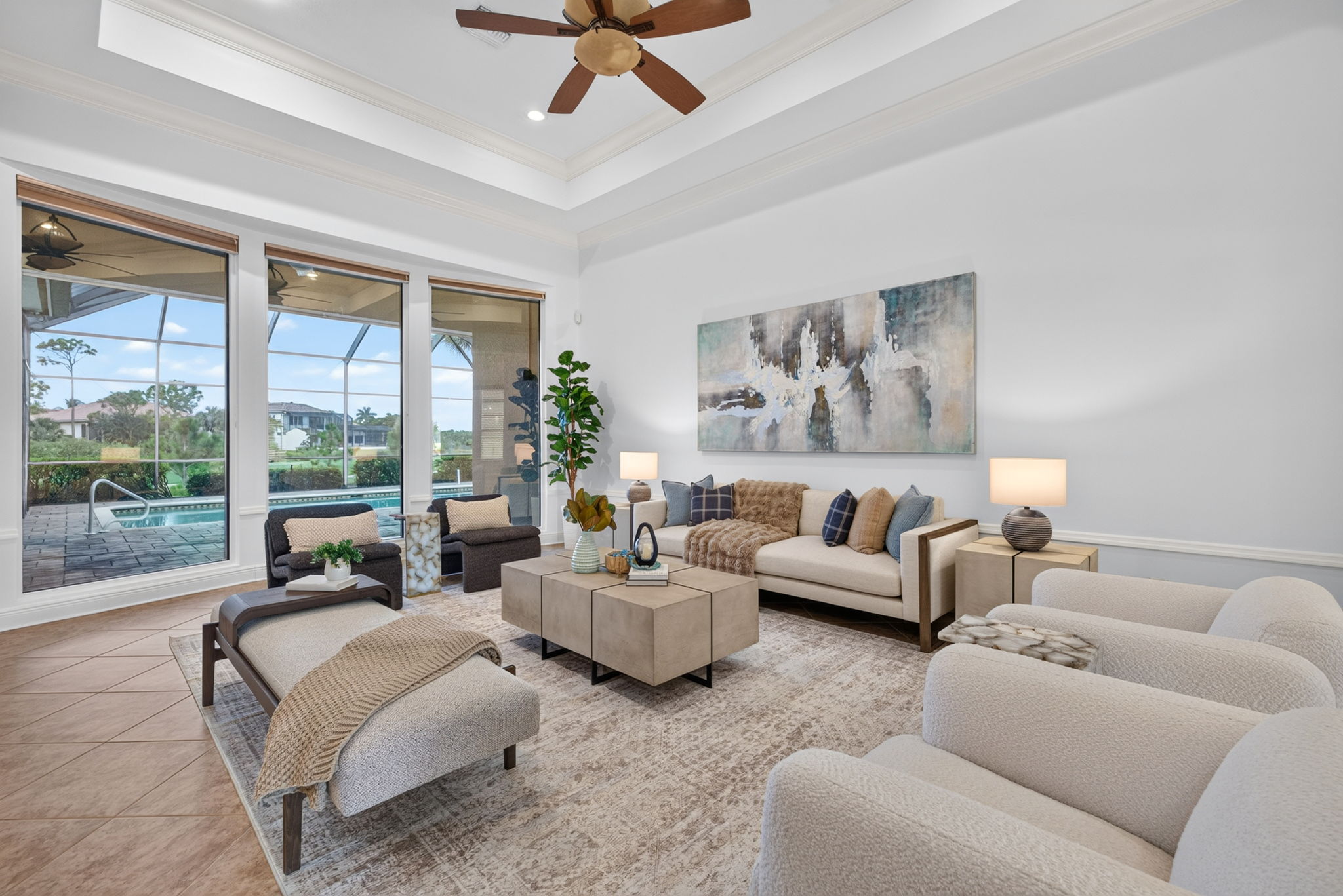 Living Room 3 of 5