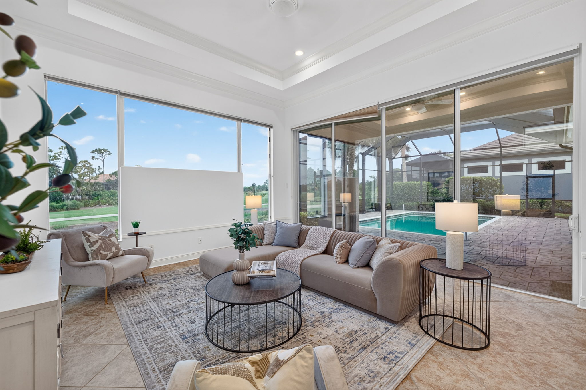 Family Room 1 of 3