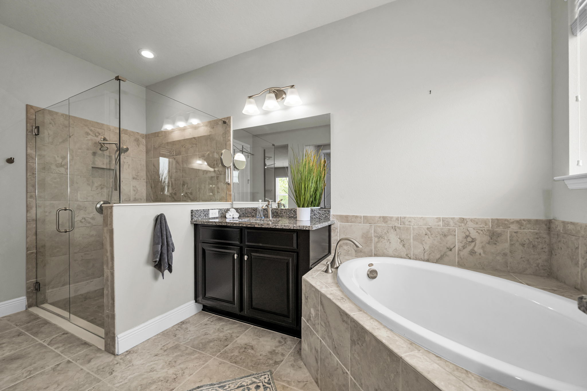 Primary Bathroom 1b