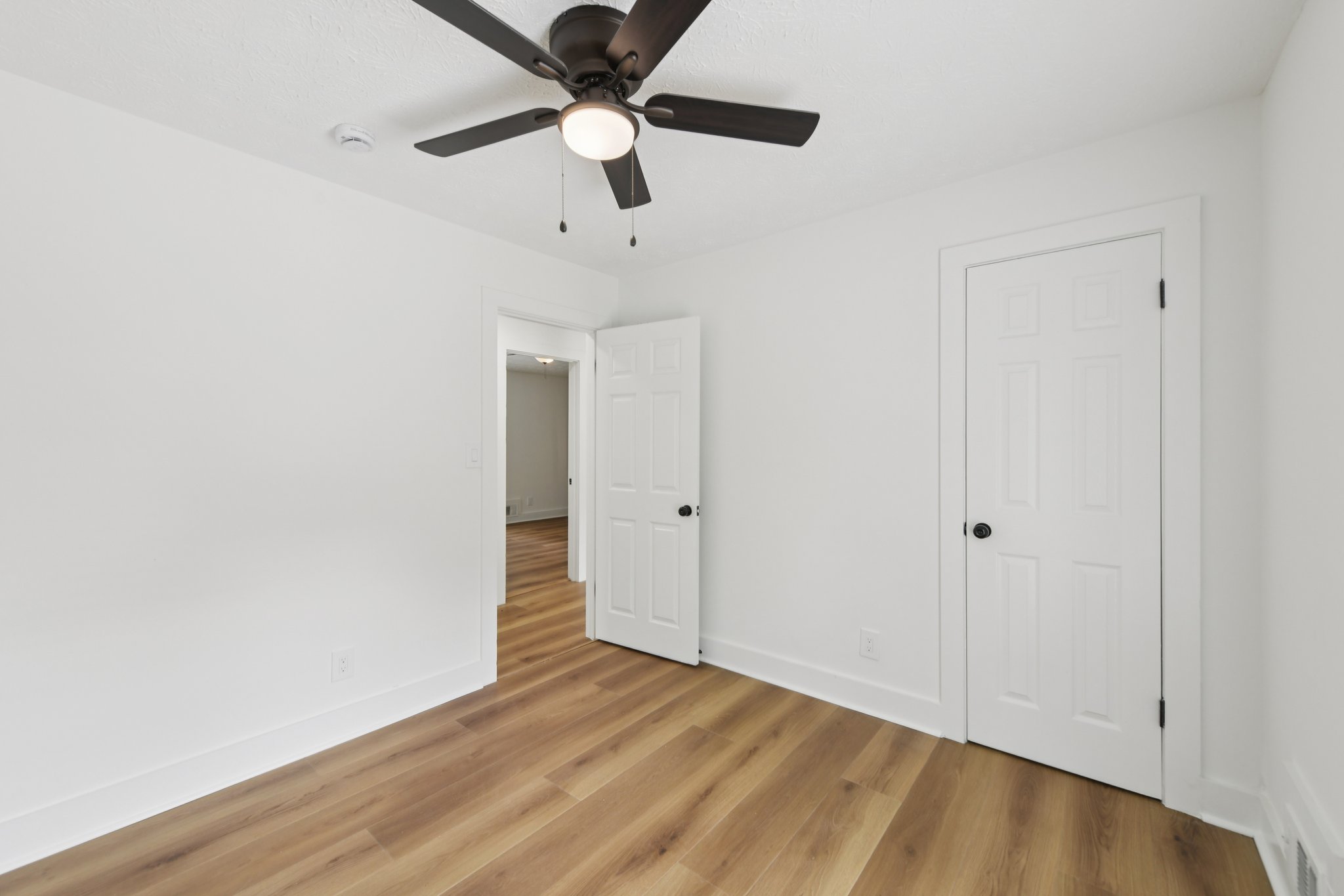 Danielle Pl-L2305-027.jpg