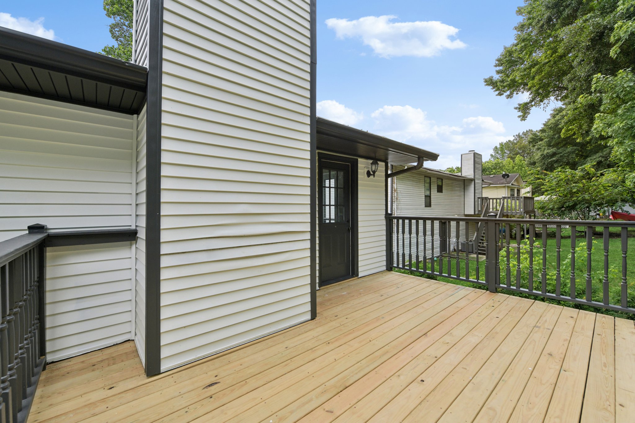 Danielle Pl-L2305-047.jpg