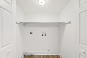Danielle Pl-L2305-018.jpg