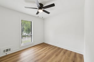 Danielle Pl-L2305-026.jpg