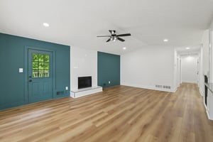 Danielle Pl-L2305-038.jpg