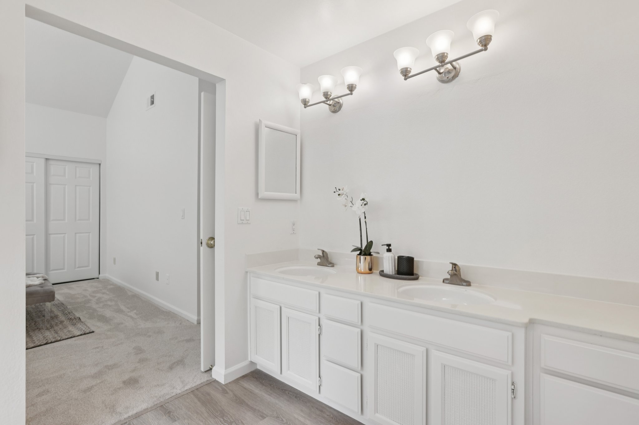 Mockingbird Pl-S1004-026.jpg