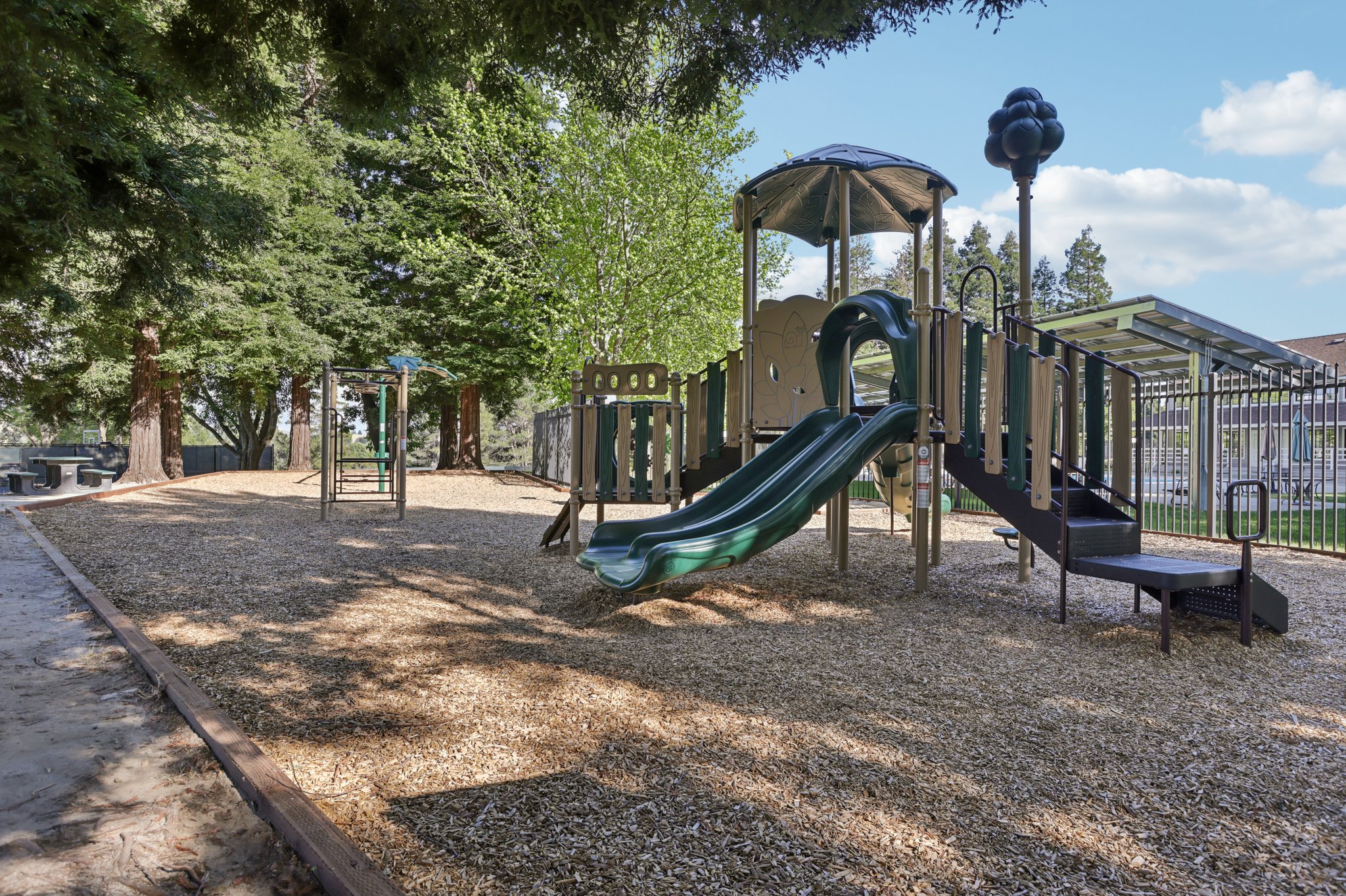 Mockingbird Pl-1004-902.jpg