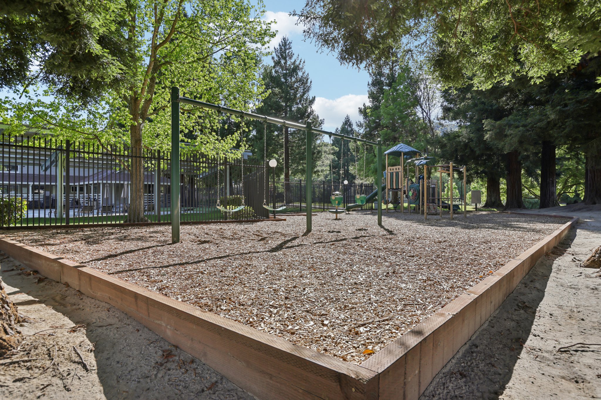 Mockingbird Pl-1004-903.jpg