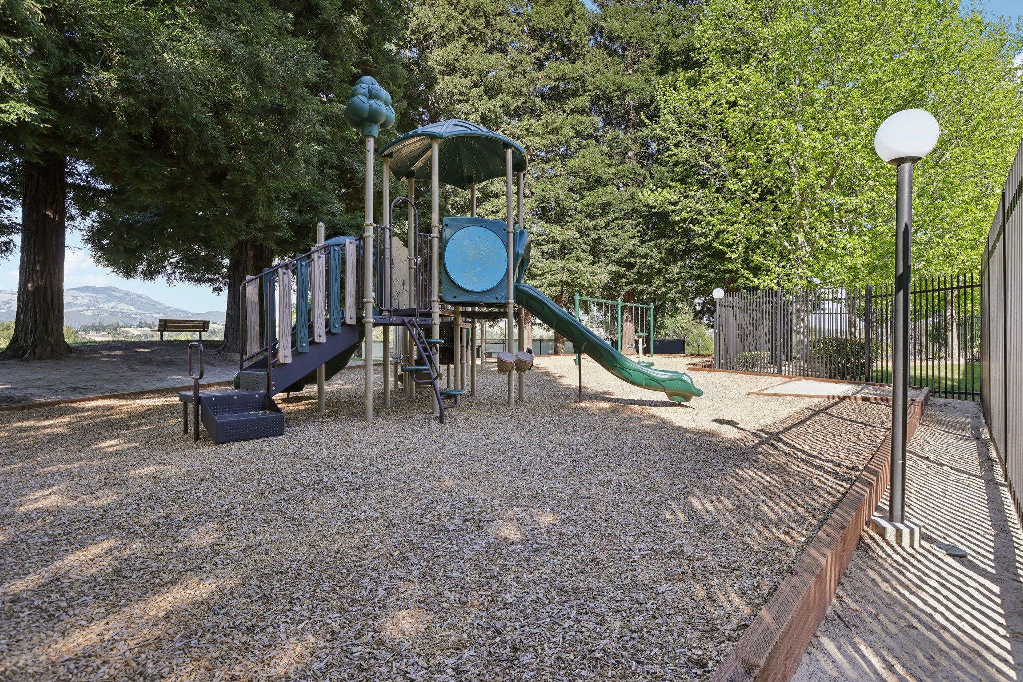 Mockingbird Pl-1004-905.jpg