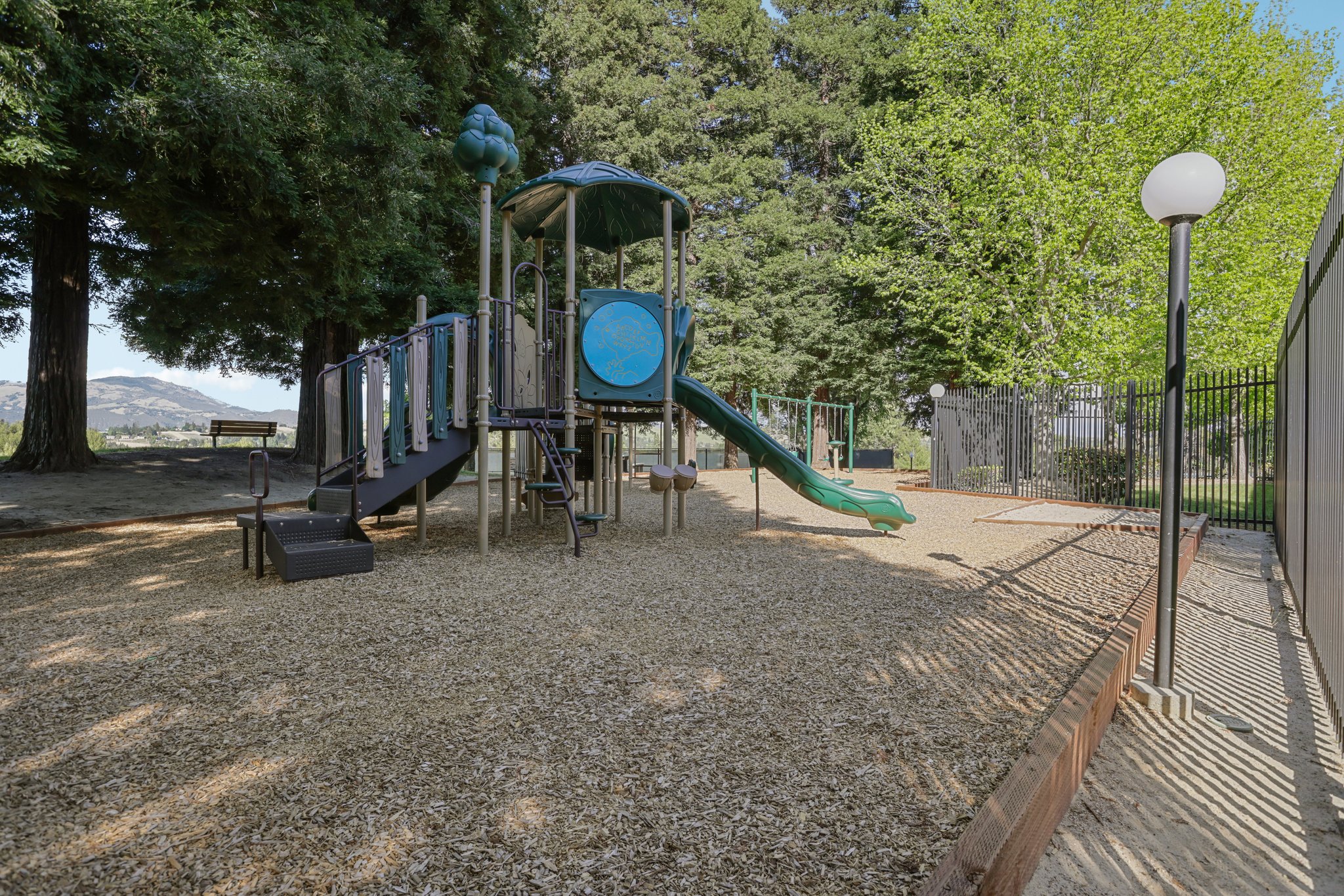 Mockingbird Pl-1004-906.jpg