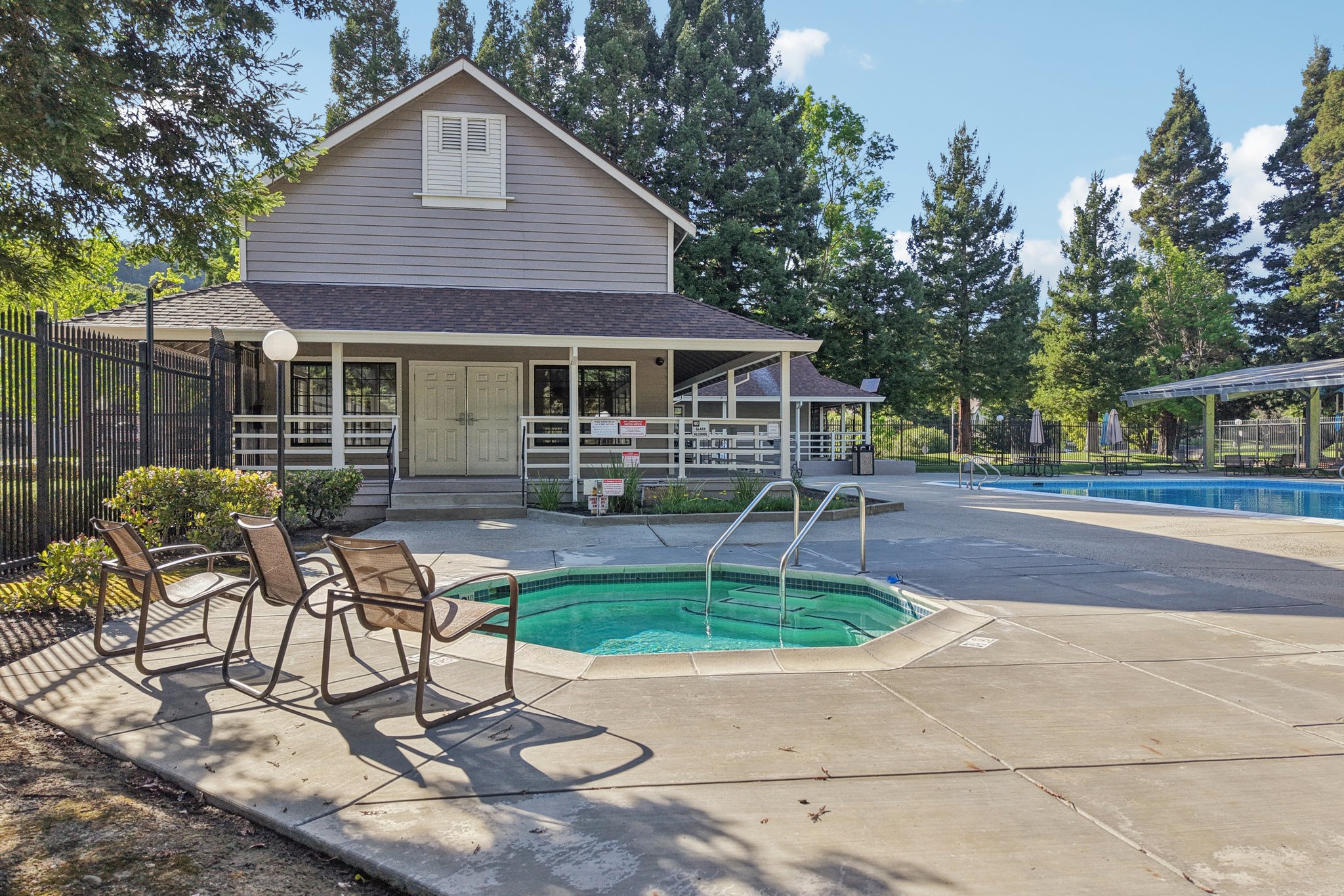 Mockingbird Pl-1004-911.jpg