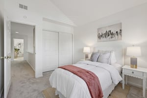 Mockingbird Pl-S1004-023.jpg