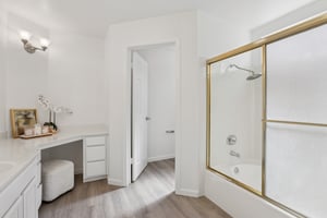 Mockingbird Pl-S1004-027.jpg