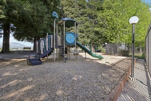 Mockingbird Pl-1004-905.jpg