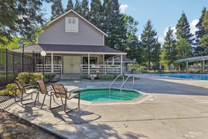 Mockingbird Pl-1004-911.jpg