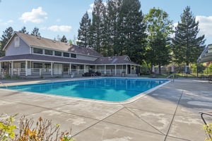 Mockingbird Pl-1004-914.jpg