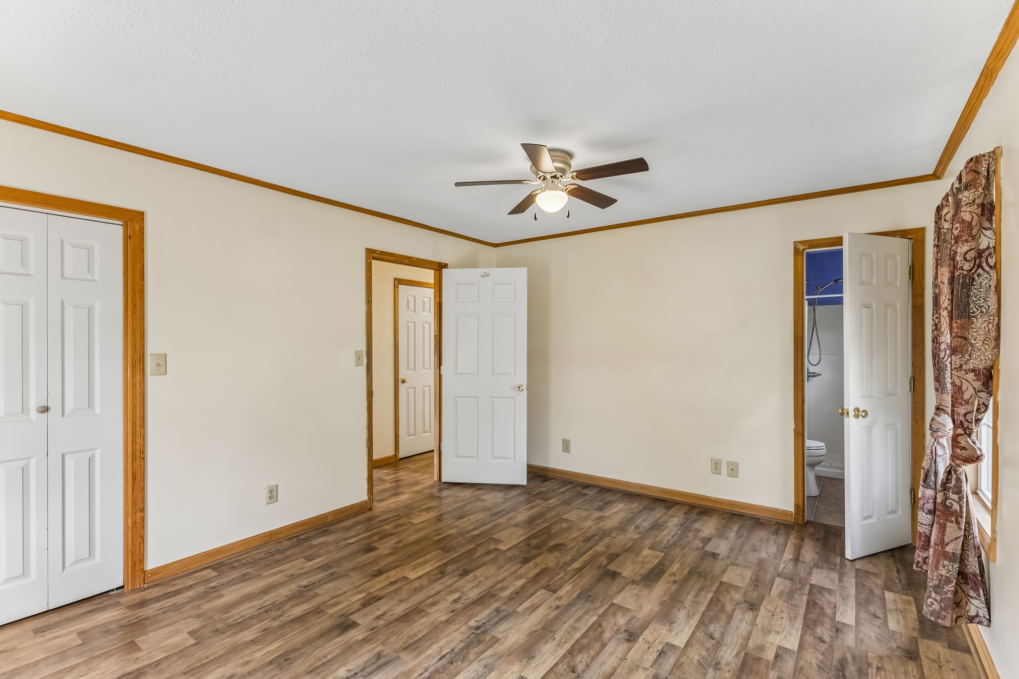  Photo 56