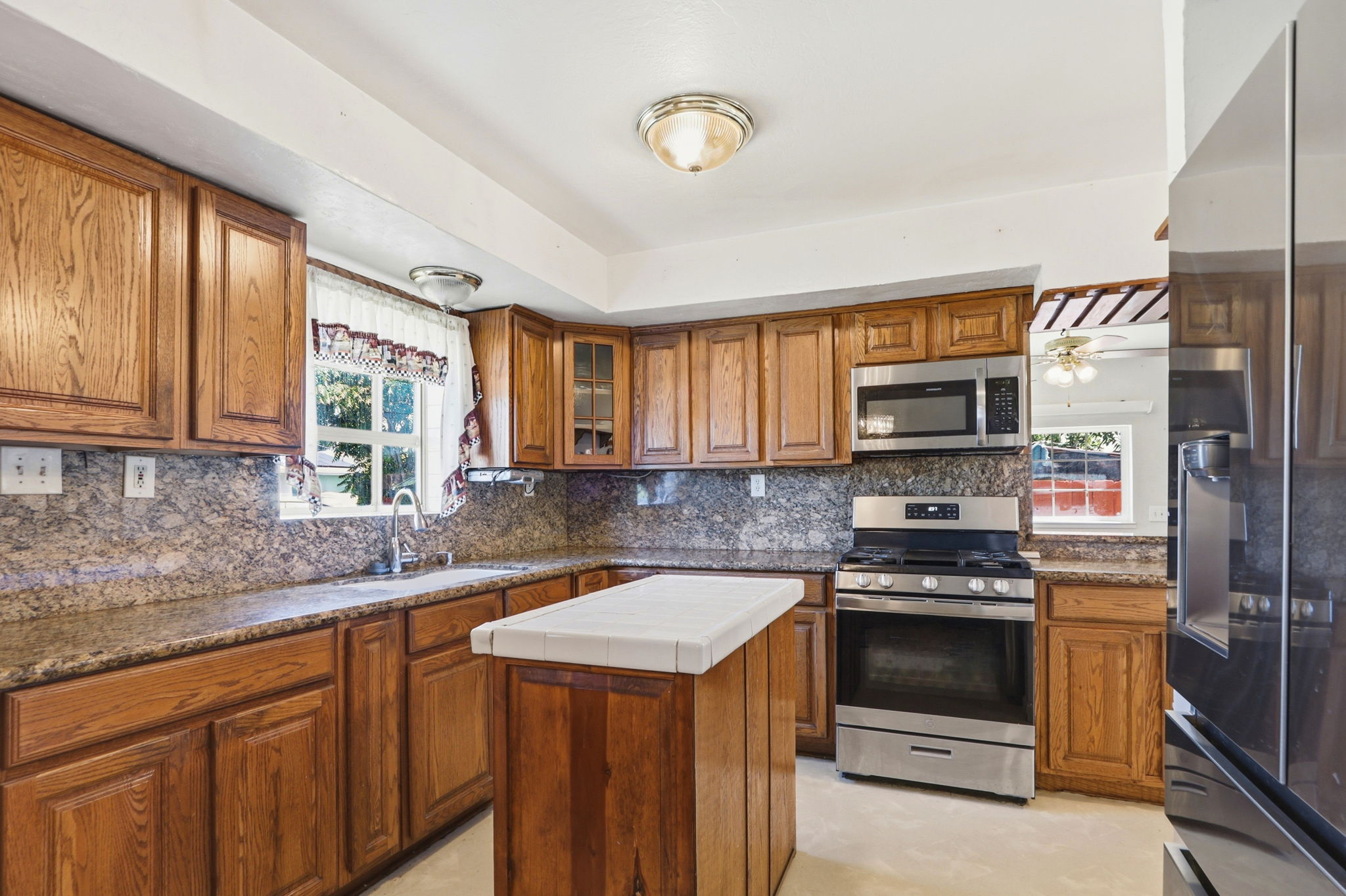 013_F8_1825 Mayfair Pl