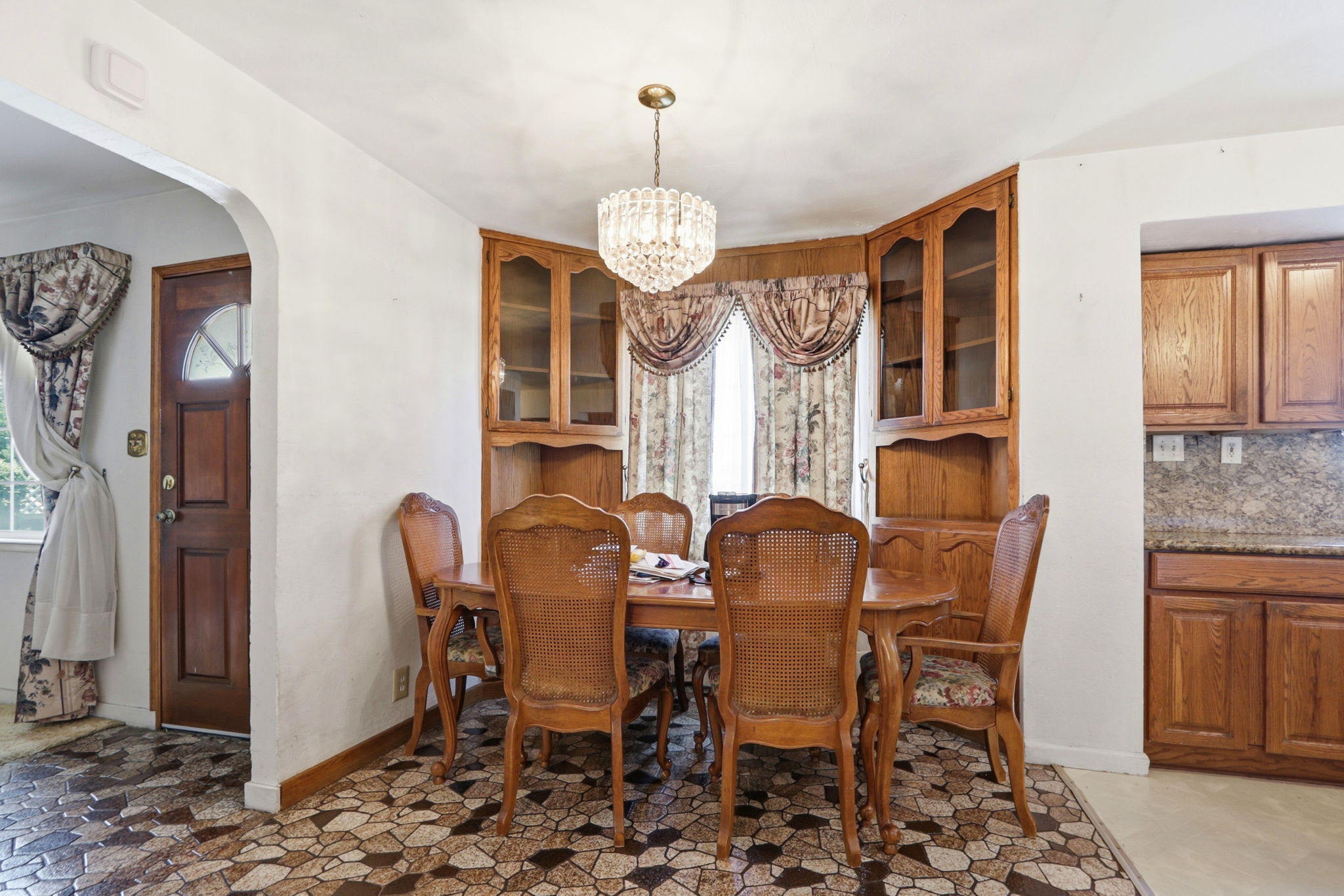 016_F8_1825 Mayfair Pl