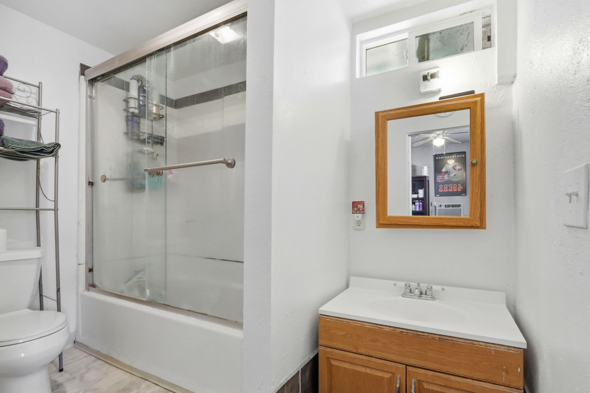 042_F8_1825 Mayfair Pl