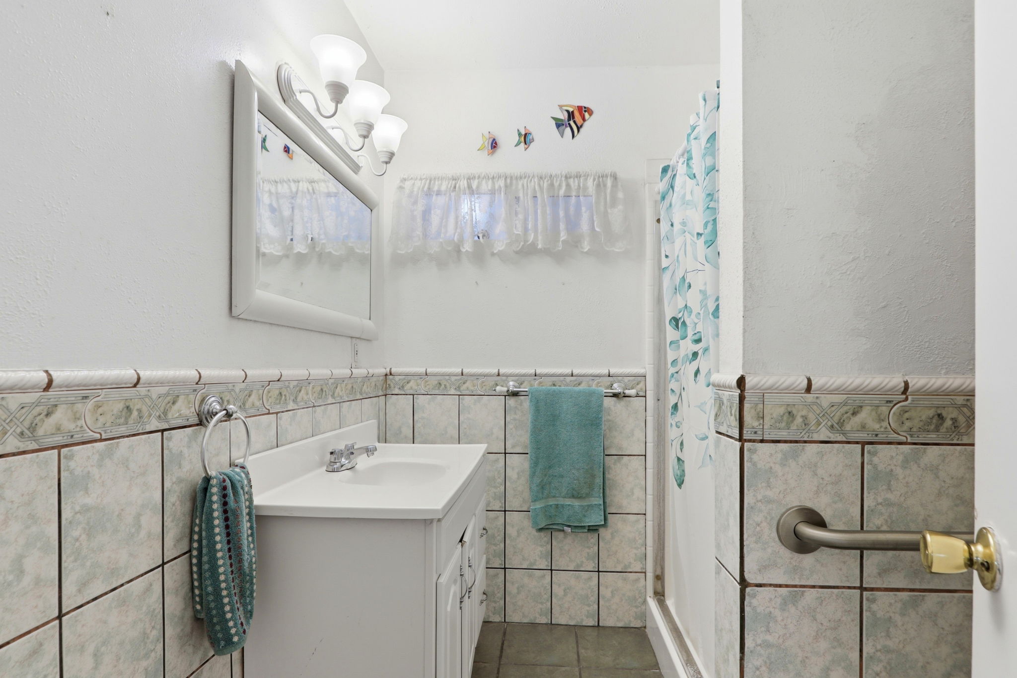 043_F8_1825 Mayfair Pl