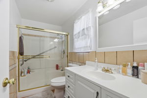 044_F8_1825 Mayfair Pl