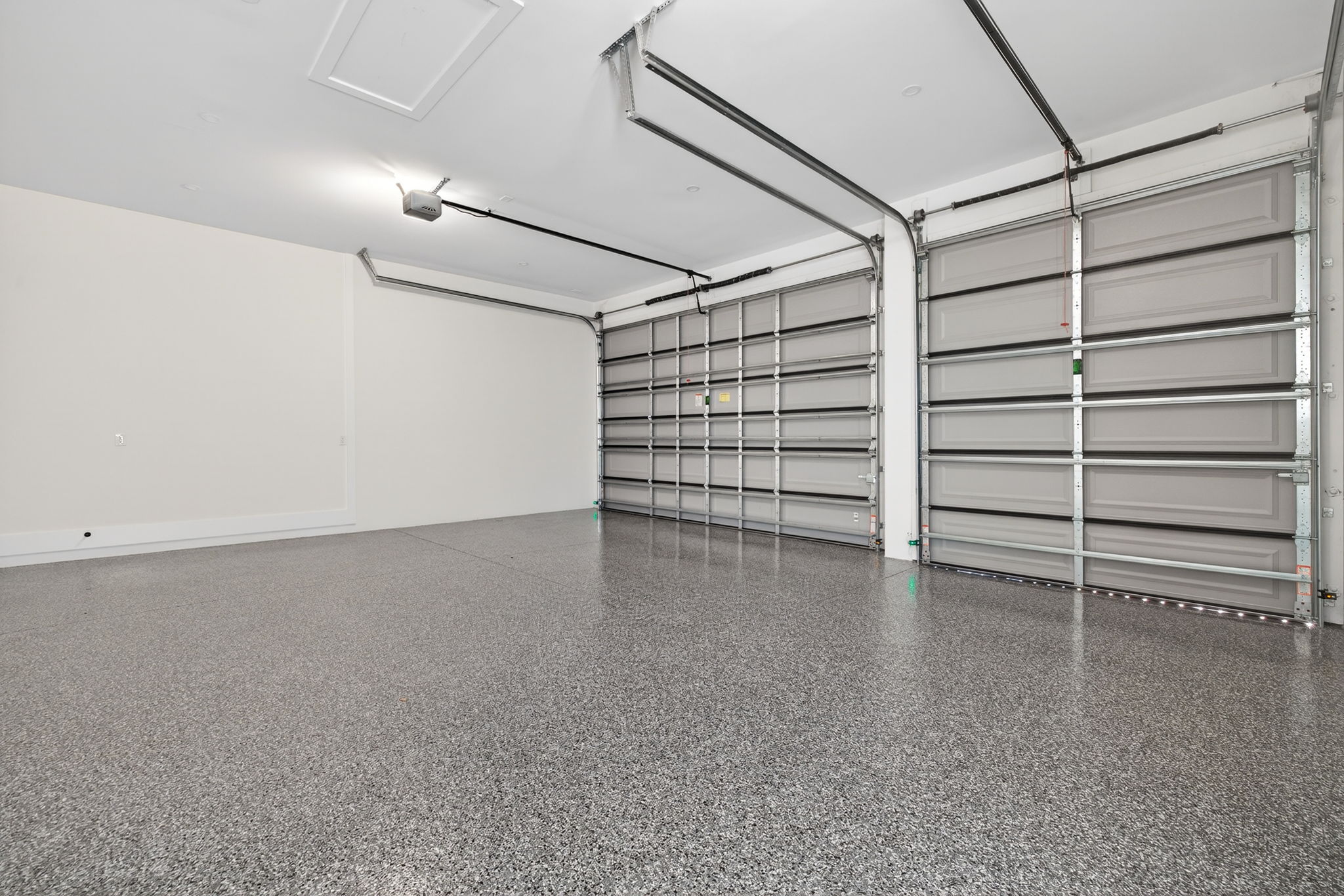 RS - Garage 2 - 1 of 2