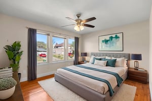 DSC05213 virtually staged.jpeg