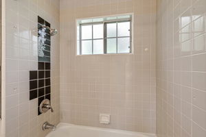 042_1826 Park Vista Cir