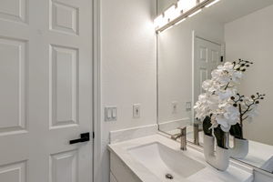 043_1826 Park Vista Cir