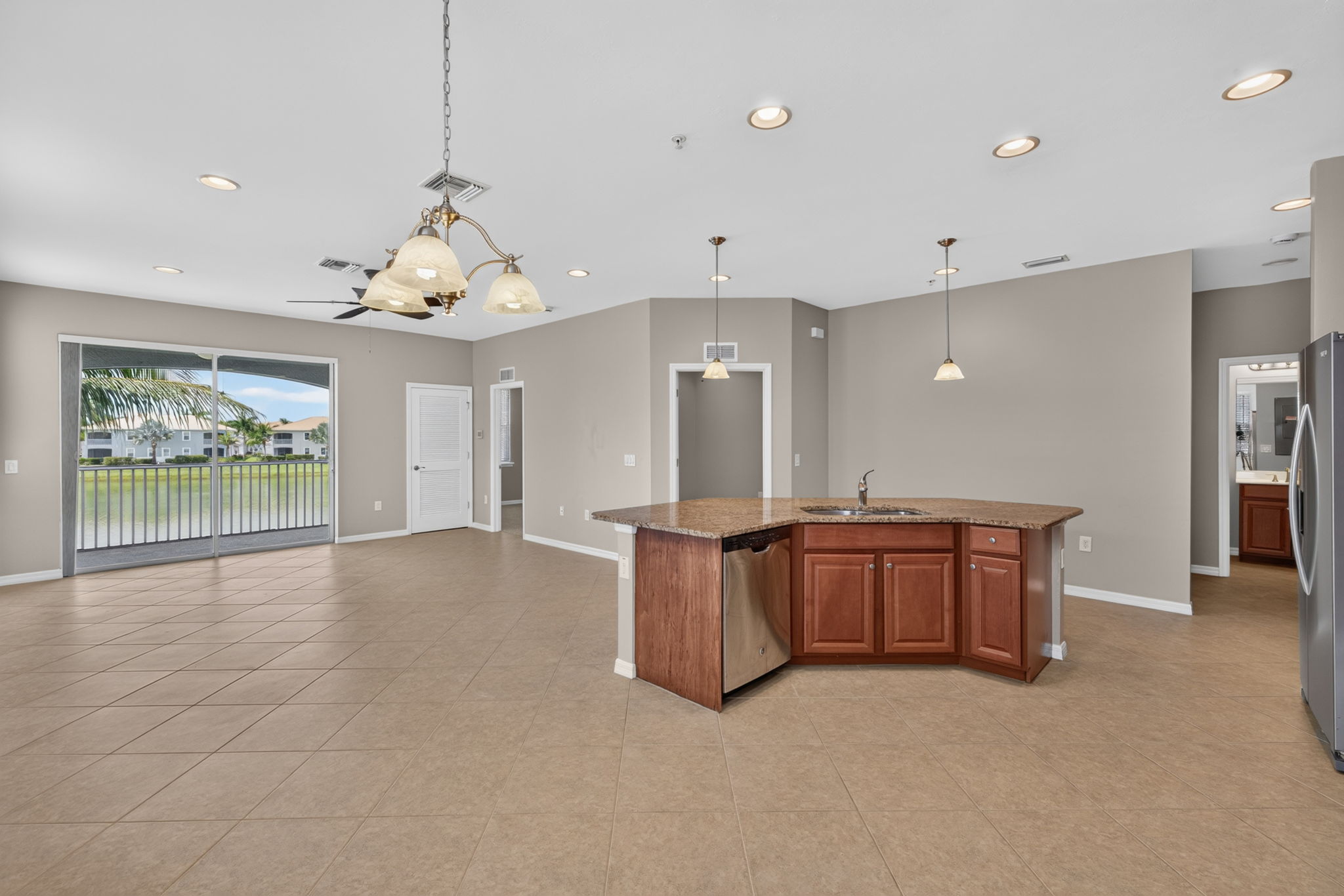 Kitchen 3 of 4
