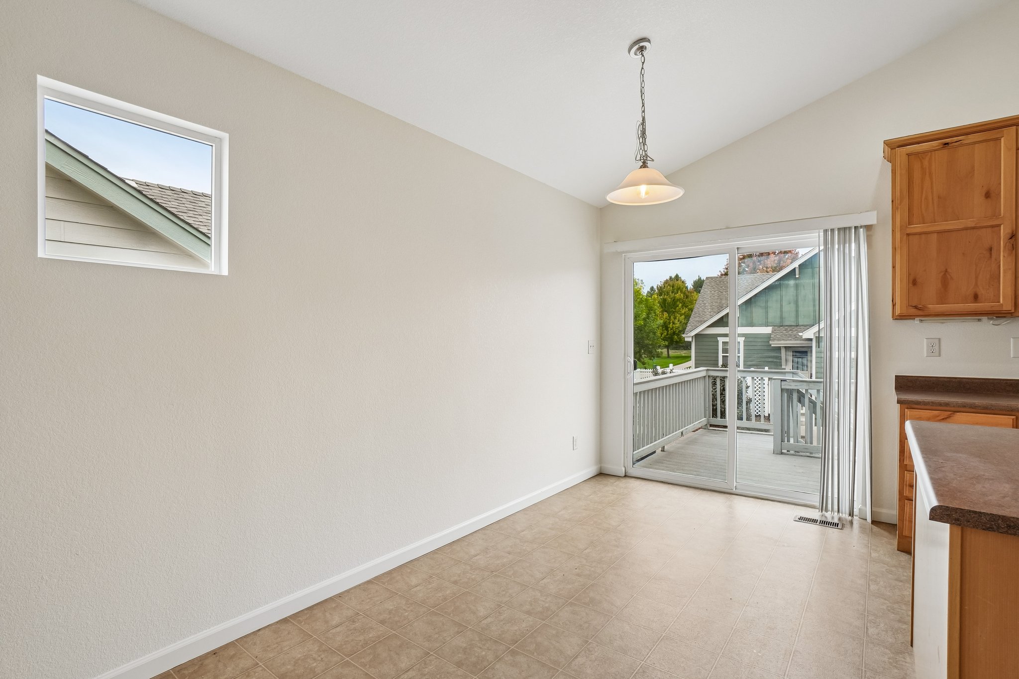 E 11th St-S2909-009.jpg